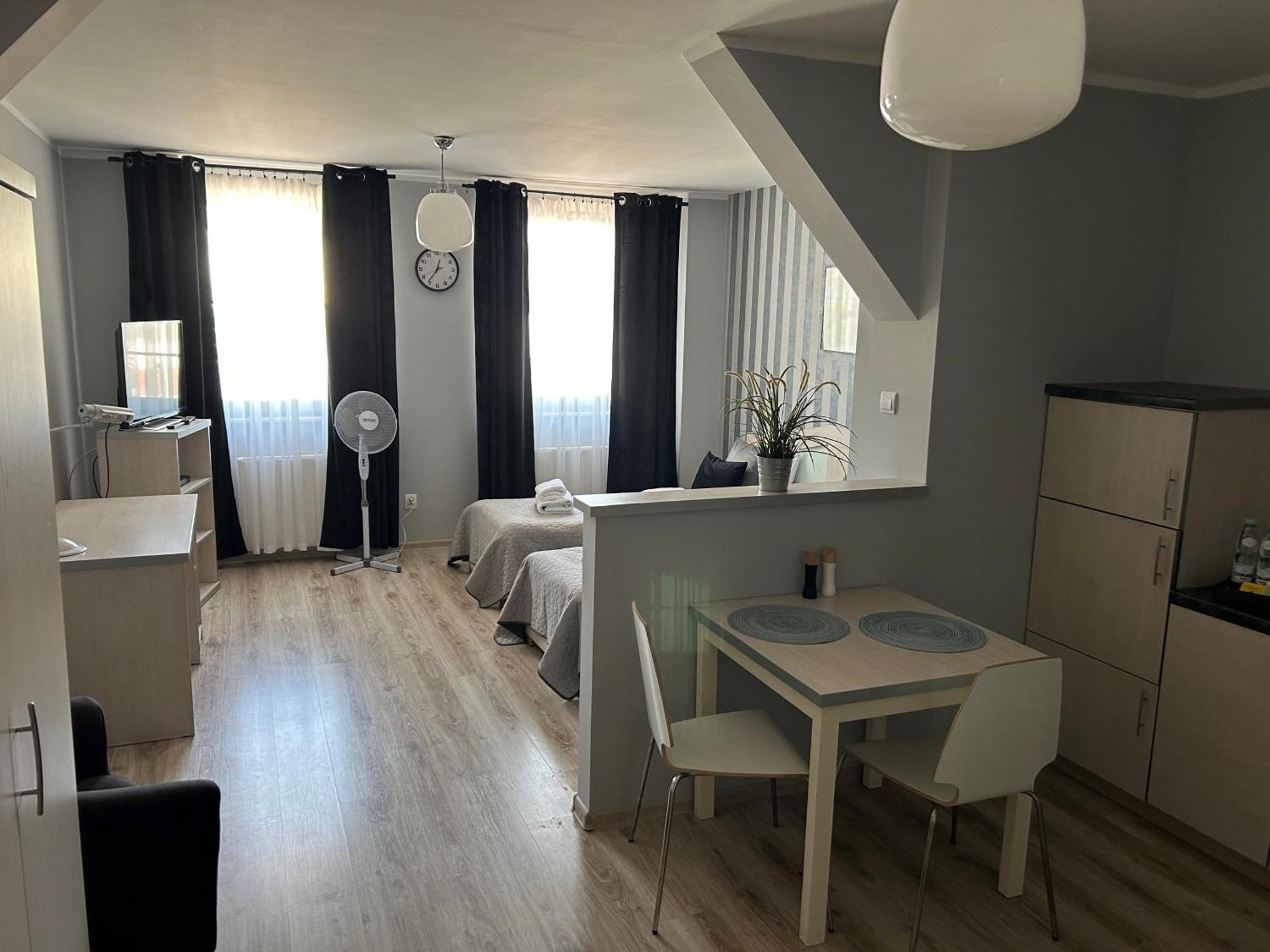 H-T-L Apartamenty Junior Nowa Sol Exterior foto