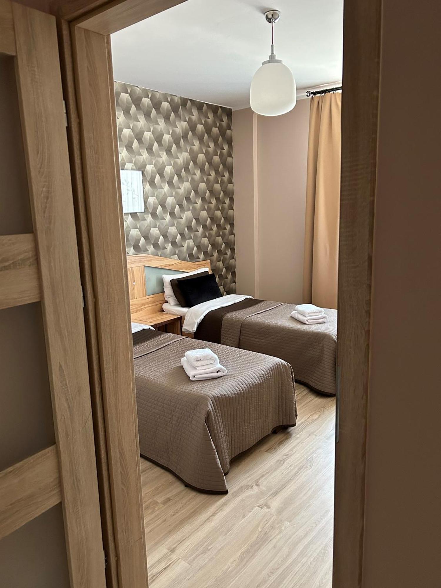 H-T-L Apartamenty Junior Nowa Sol Exterior foto